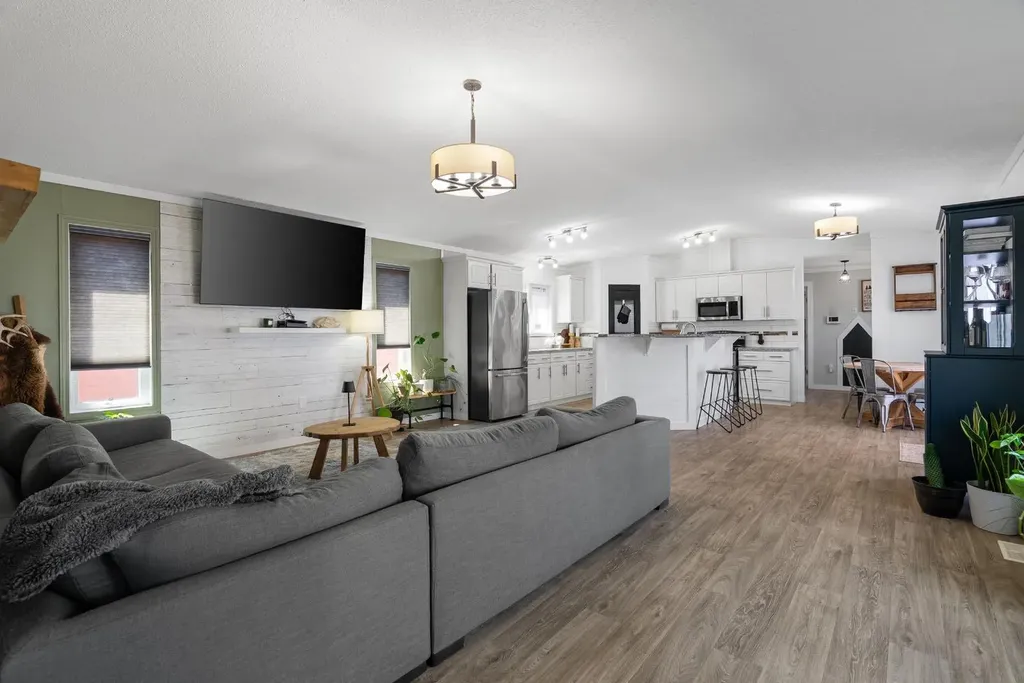 373 Mckinlay Crescent Fort Mcmurray AB T9K2N1