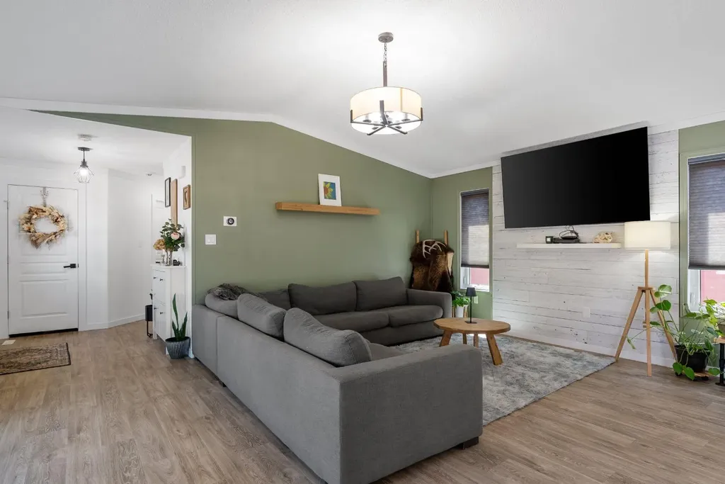 373 Mckinlay Crescent Fort Mcmurray AB T9K2N1