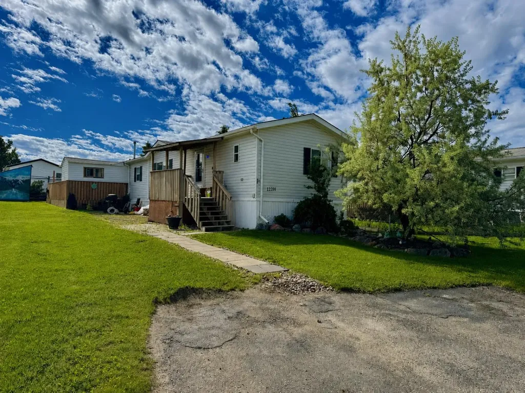 12201 98 Street Grande Prairie AB T8V 7M7