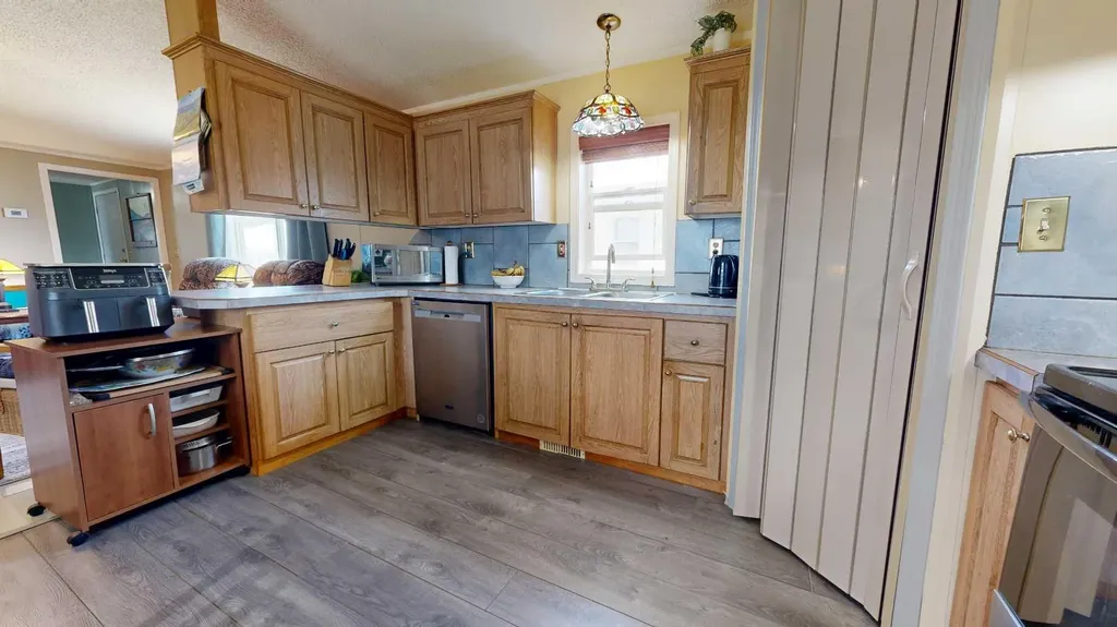 12201 98 Street Grande Prairie AB T8V 7M7