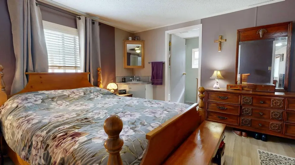 12201 98 Street Grande Prairie AB T8V 7M7
