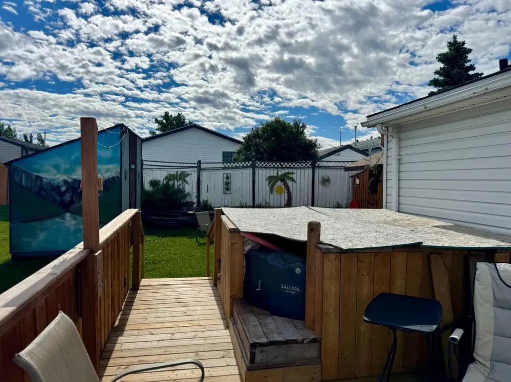 12201 98 Street Grande Prairie AB T8V 7M7