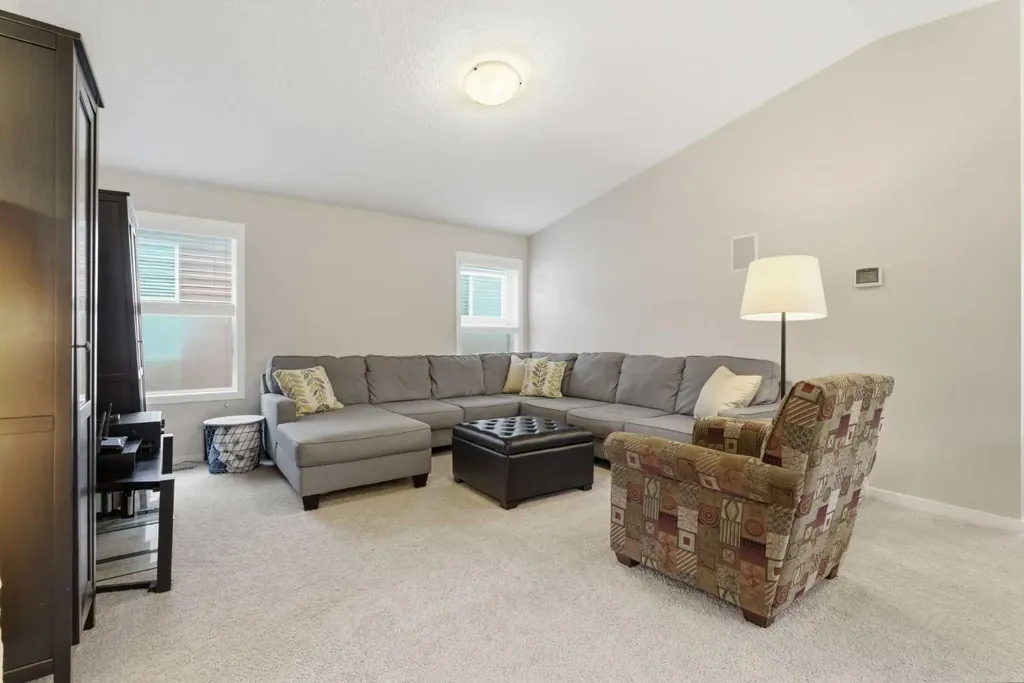 52 Walden Green SE Calgary AB T2X 0Z4