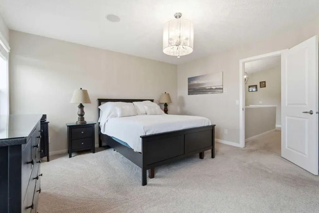 52 Walden Green SE Calgary AB T2X 0Z4
