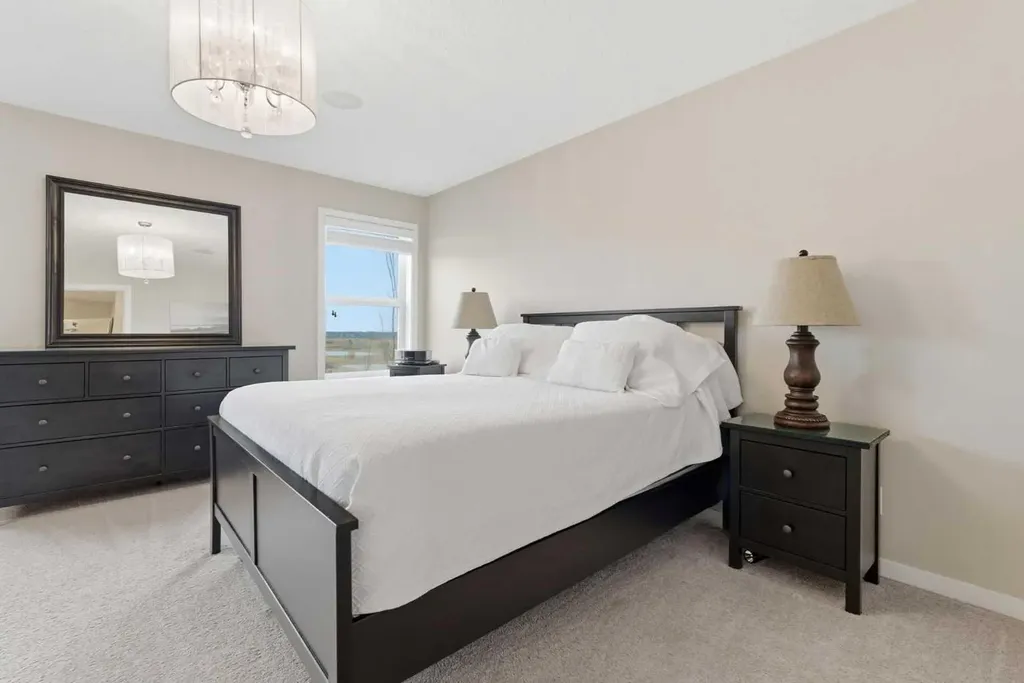 52 Walden Green SE Calgary AB T2X 0Z4