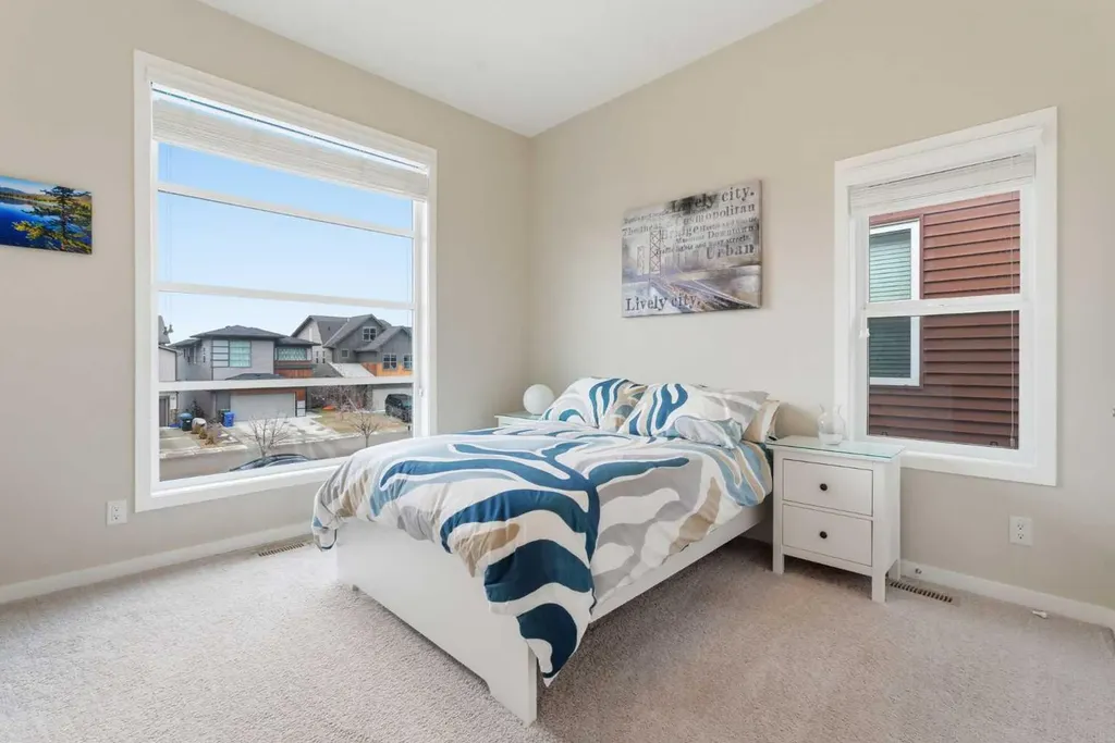 52 Walden Green SE Calgary AB T2X 0Z4