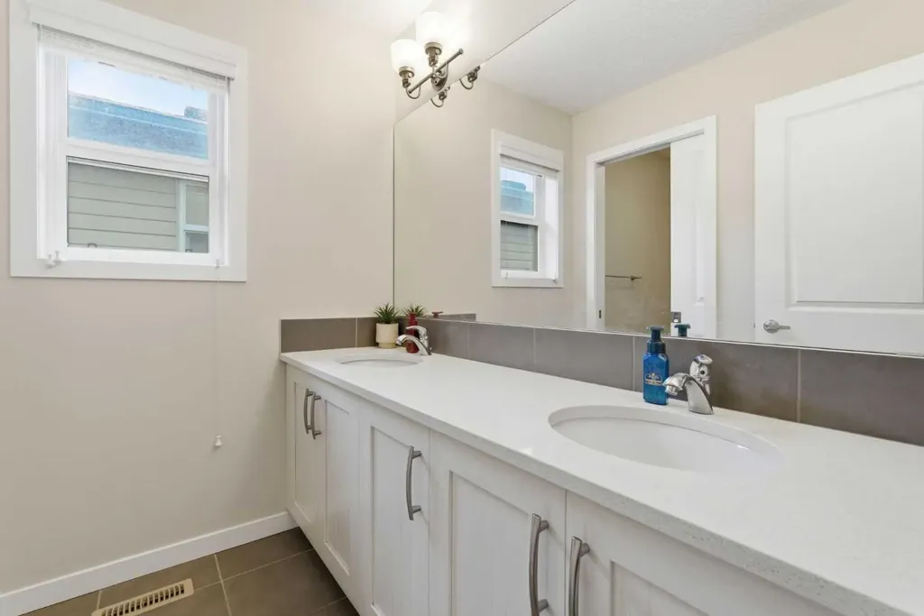 52 Walden Green SE Calgary AB T2X 0Z4
