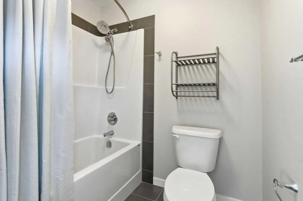 52 Walden Green SE Calgary AB T2X 0Z4