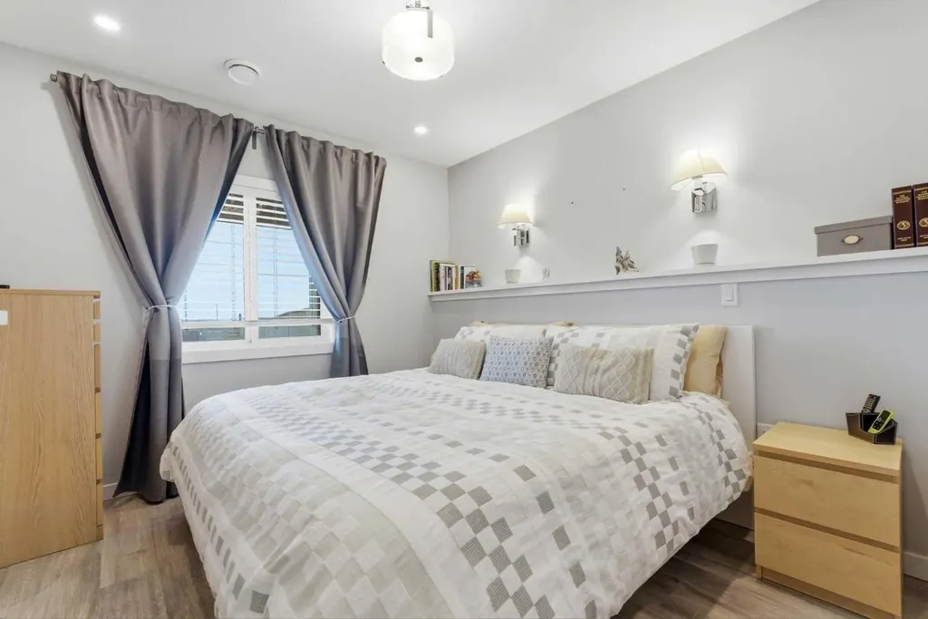 52 Walden Green SE Calgary AB T2X 0Z4