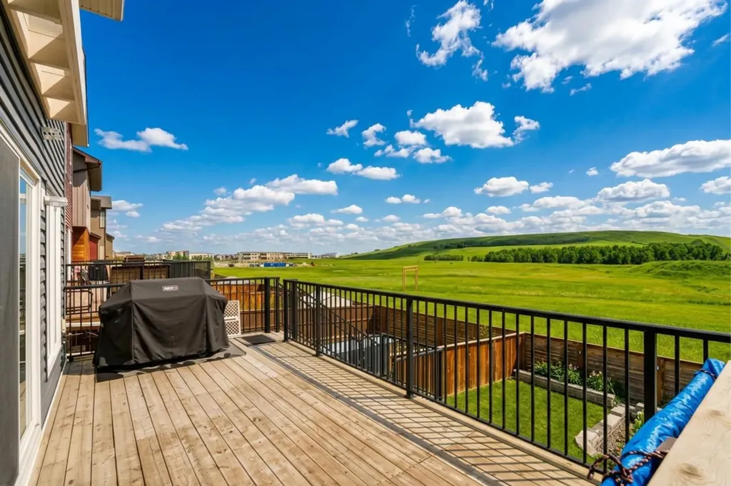 52 Walden Green SE Calgary AB T2X 0Z4