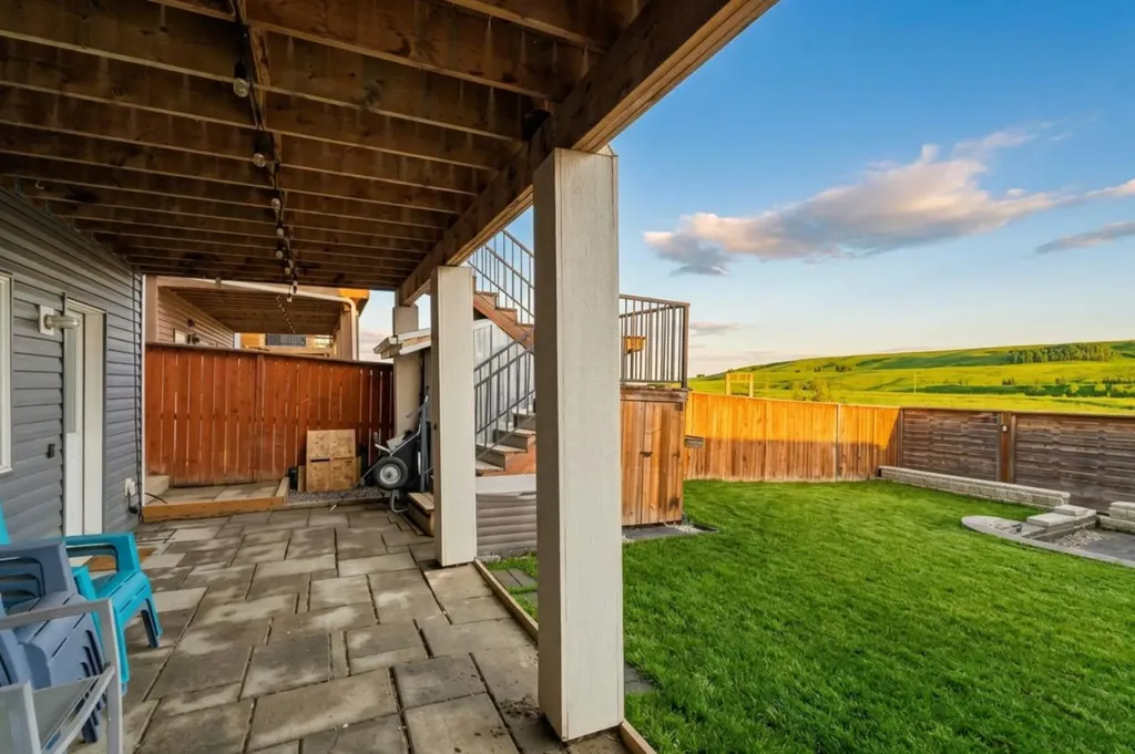 52 Walden Green SE Calgary AB T2X 0Z4