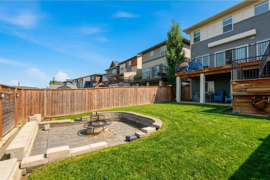 52 Walden Green SE Calgary AB T2X 0Z4