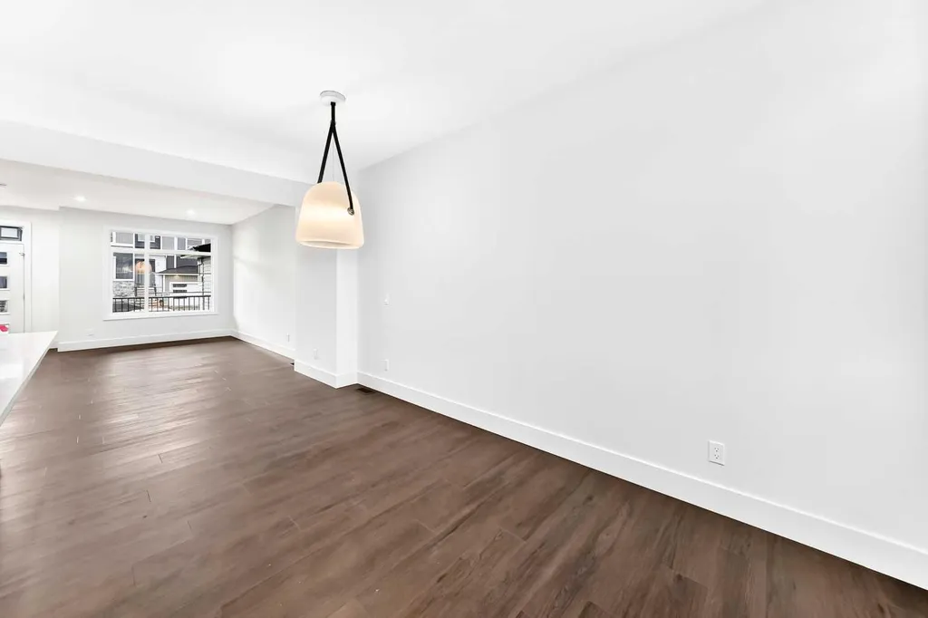 2433 Creeker Lane Airdrie AB T4B 5Z7