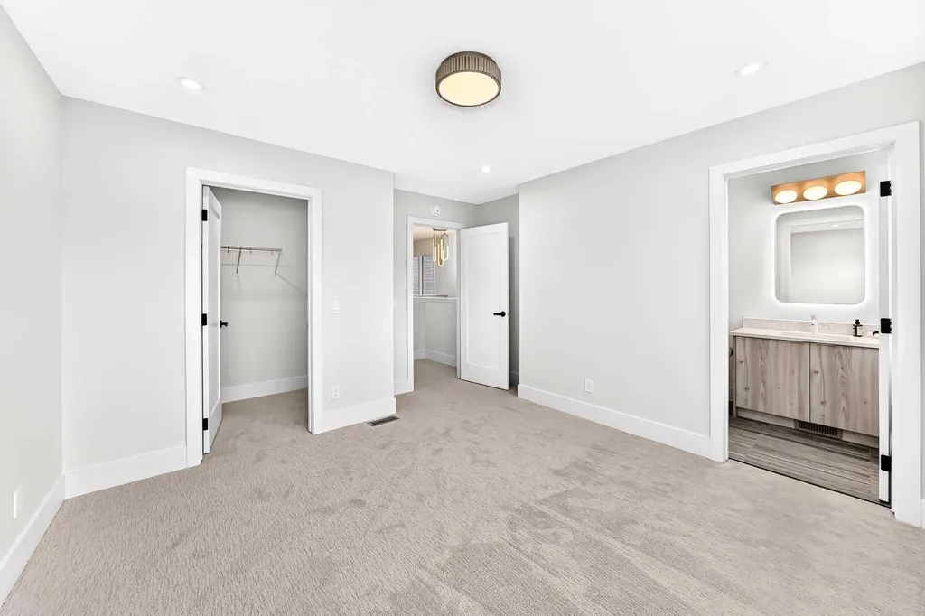 2433 Creeker Lane Airdrie AB T4B 5Z7