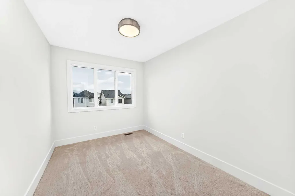 2433 Creeker Lane Airdrie AB T4B 5Z7