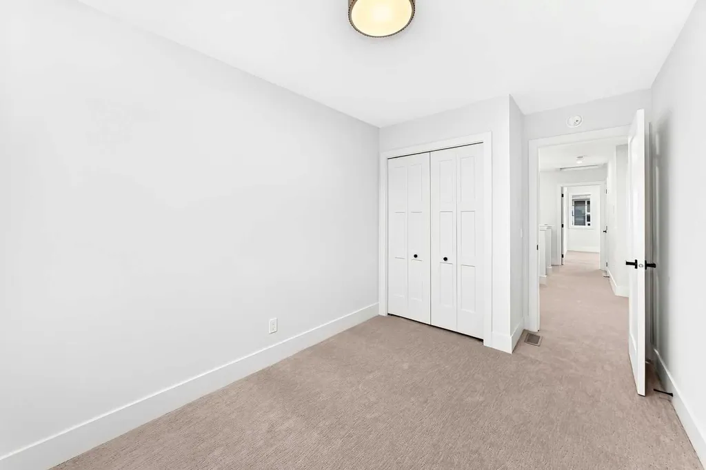 2433 Creeker Lane Airdrie AB T4B 5Z7