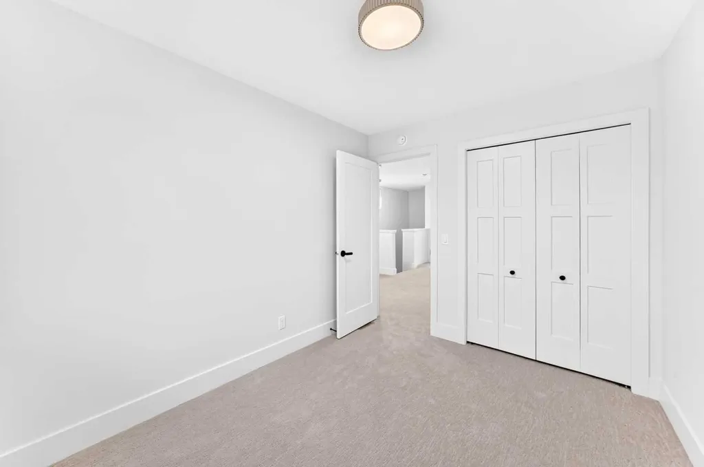 2433 Creeker Lane Airdrie AB T4B 5Z7