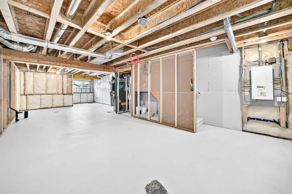 2433 Creeker Lane Airdrie AB T4B 5Z7