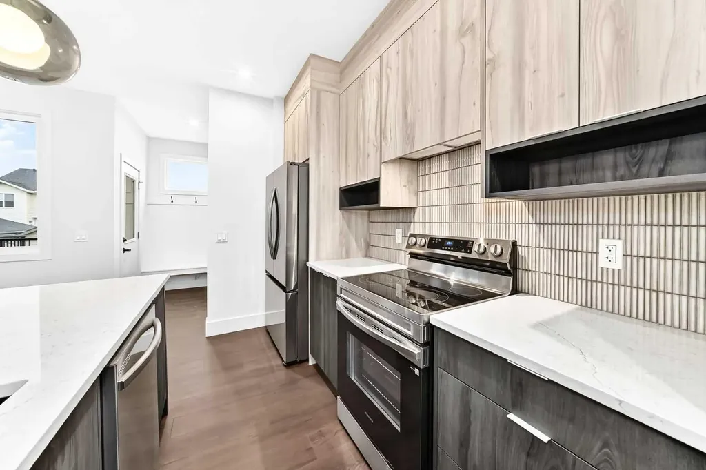2433 Creeker Lane Airdrie AB T4B 5Z7