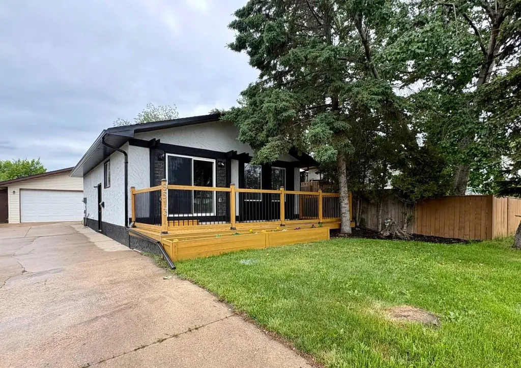 9513 120 Avenue Grande Prairie AB T8V4R1