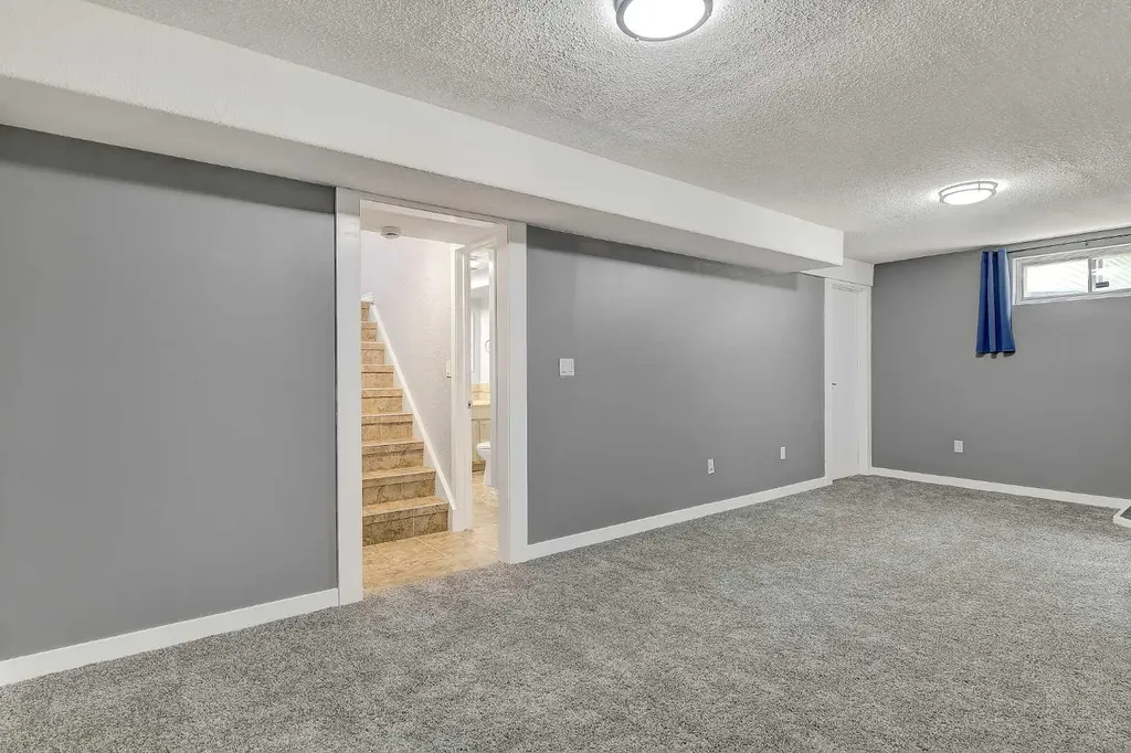 9513 120 Avenue Grande Prairie AB T8V4R1
