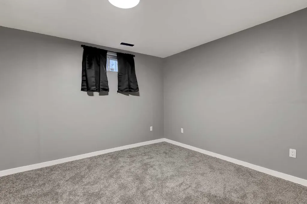 9513 120 Avenue Grande Prairie AB T8V4R1