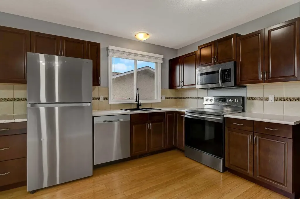 9513 120 Avenue Grande Prairie AB T8V4R1