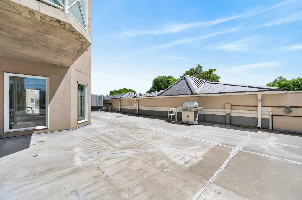 1507 Centre A Street NE Calgary AB T2E2Z8