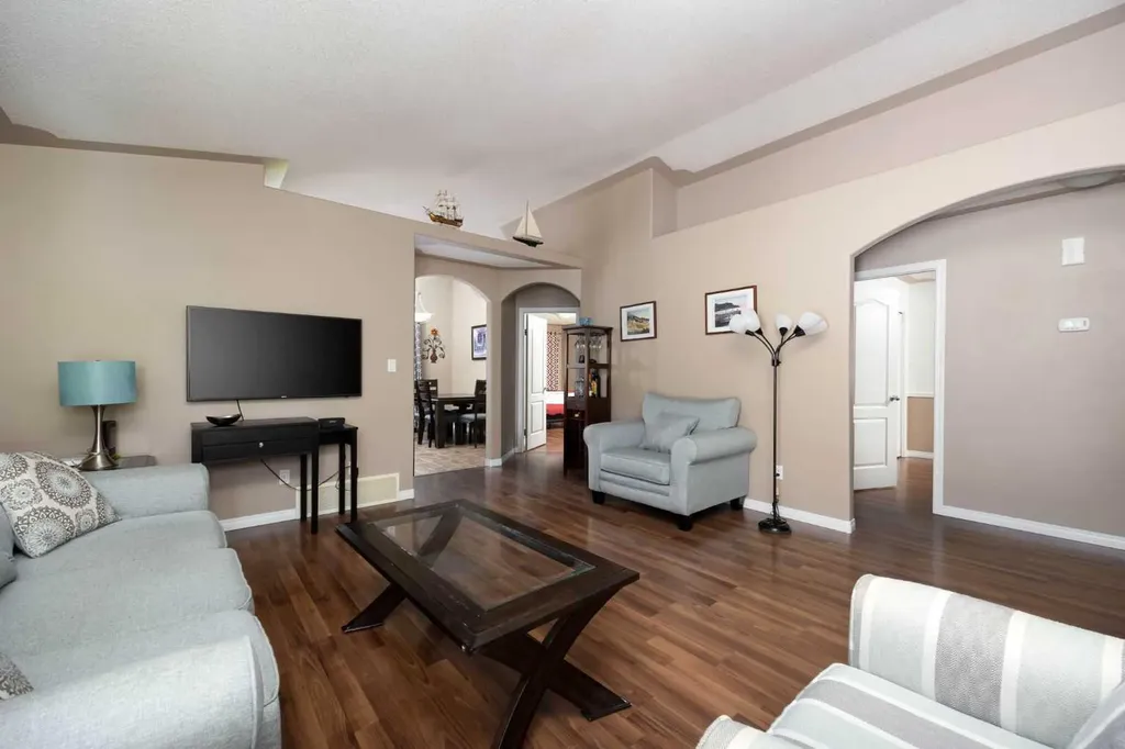 299 Pacific Crescent Fort Mcmurray AB T9K0G5
