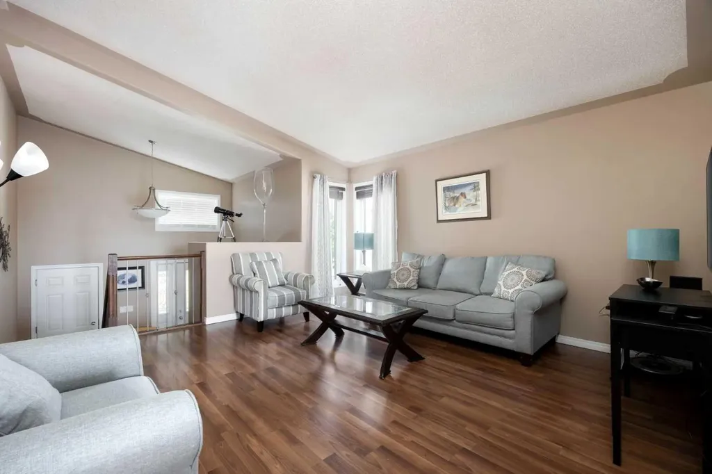 299 Pacific Crescent Fort Mcmurray AB T9K0G5