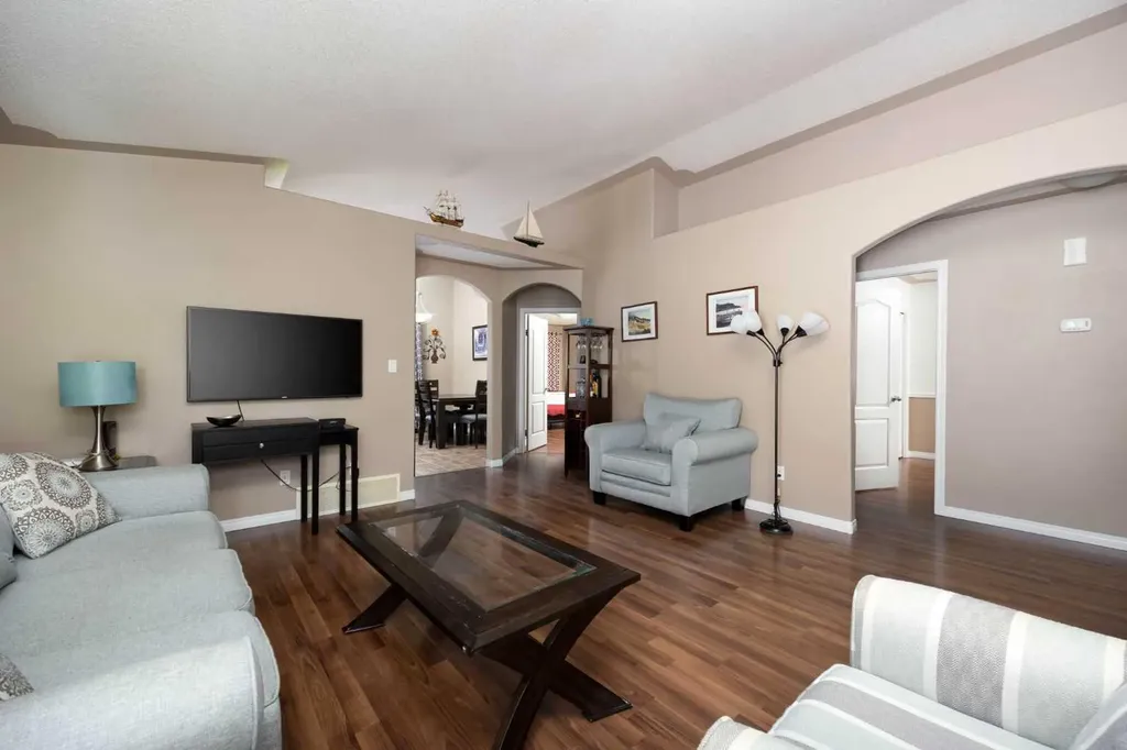 299 Pacific Crescent Fort Mcmurray AB T9K0G5
