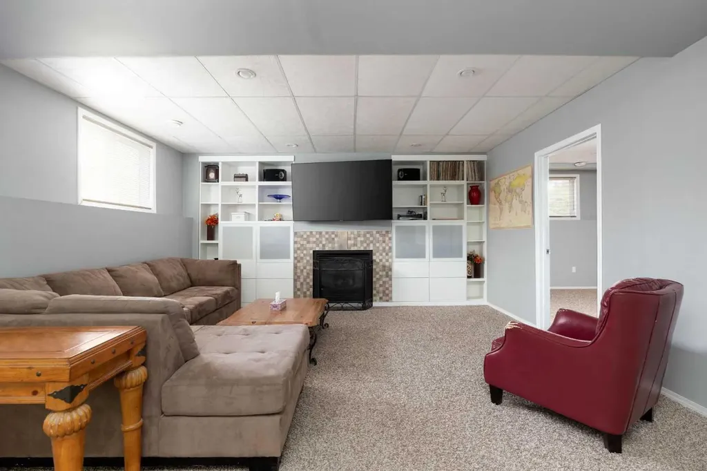 299 Pacific Crescent Fort Mcmurray AB T9K0G5
