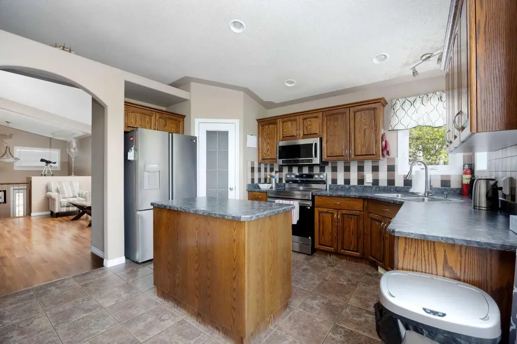 299 Pacific Crescent Fort Mcmurray AB T9K0G5