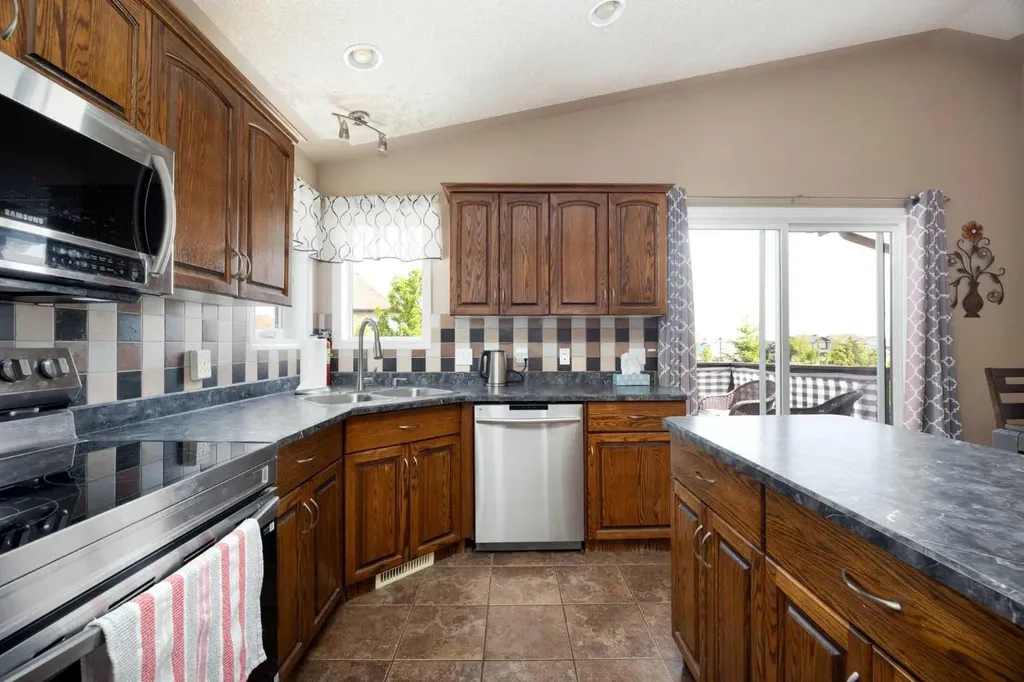 299 Pacific Crescent Fort Mcmurray AB T9K0G5