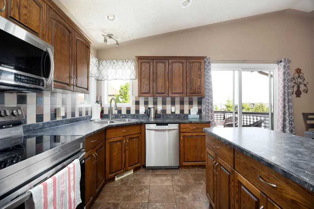 299 Pacific Crescent Fort Mcmurray AB T9K0G5
