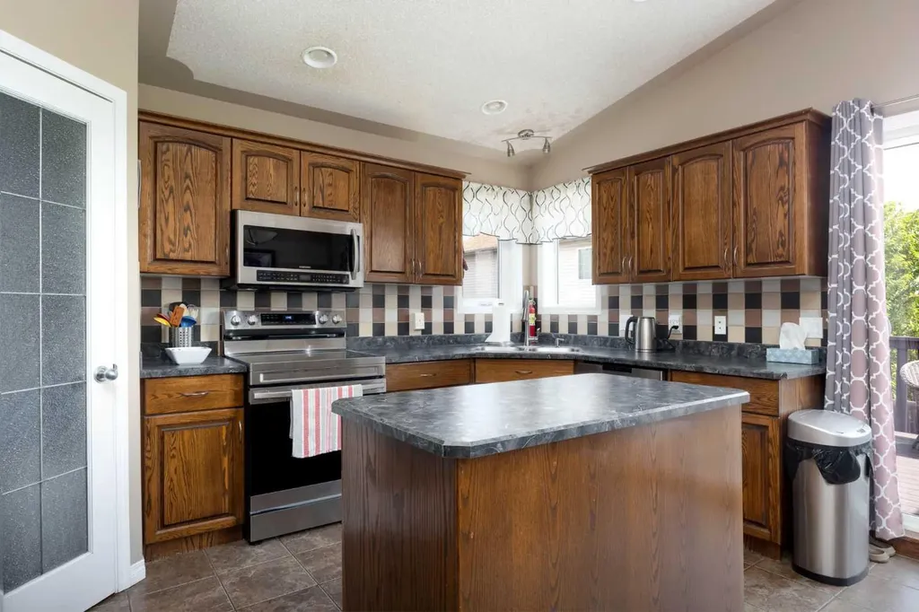 299 Pacific Crescent Fort Mcmurray AB T9K0G5