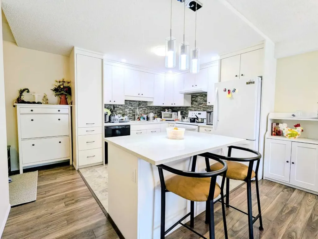 2211 29 Street SW Calgary AB T2E 2K1