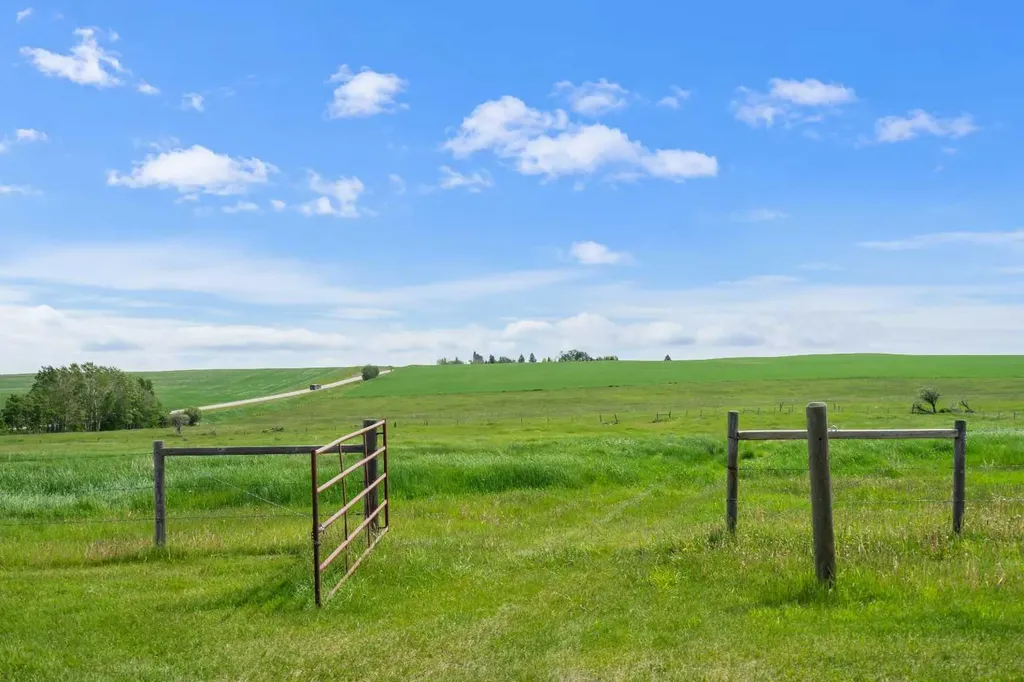 33025 Township Road 290 Rural Rocky View County AB T0M 0S0