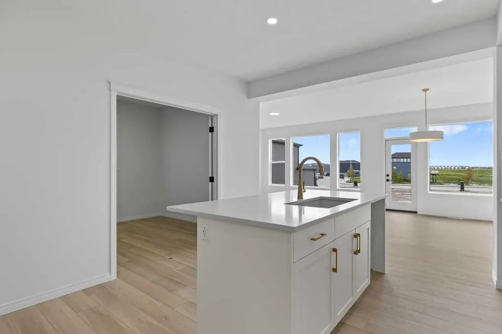 138 Corner Glen Square NE Calgary AB T3N 2S2