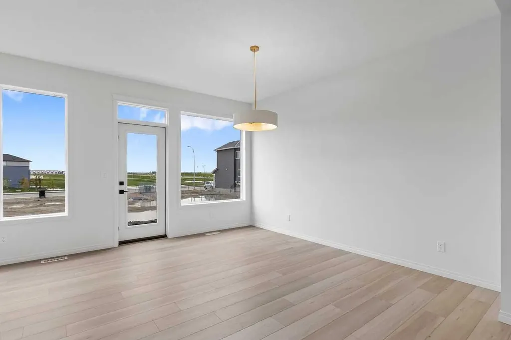 138 Corner Glen Square NE Calgary AB T3N 2S2