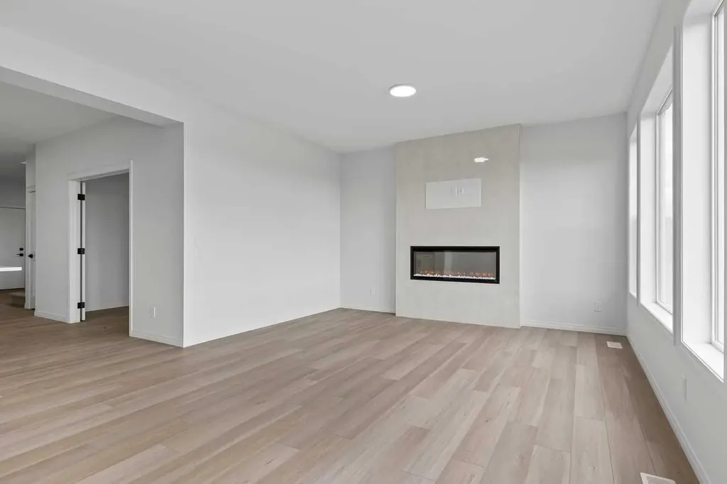 138 Corner Glen Square NE Calgary AB T3N 2S2