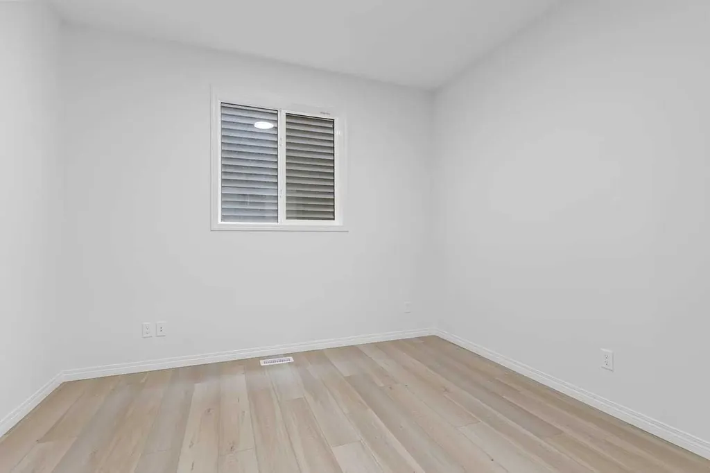 138 Corner Glen Square NE Calgary AB T3N 2S2