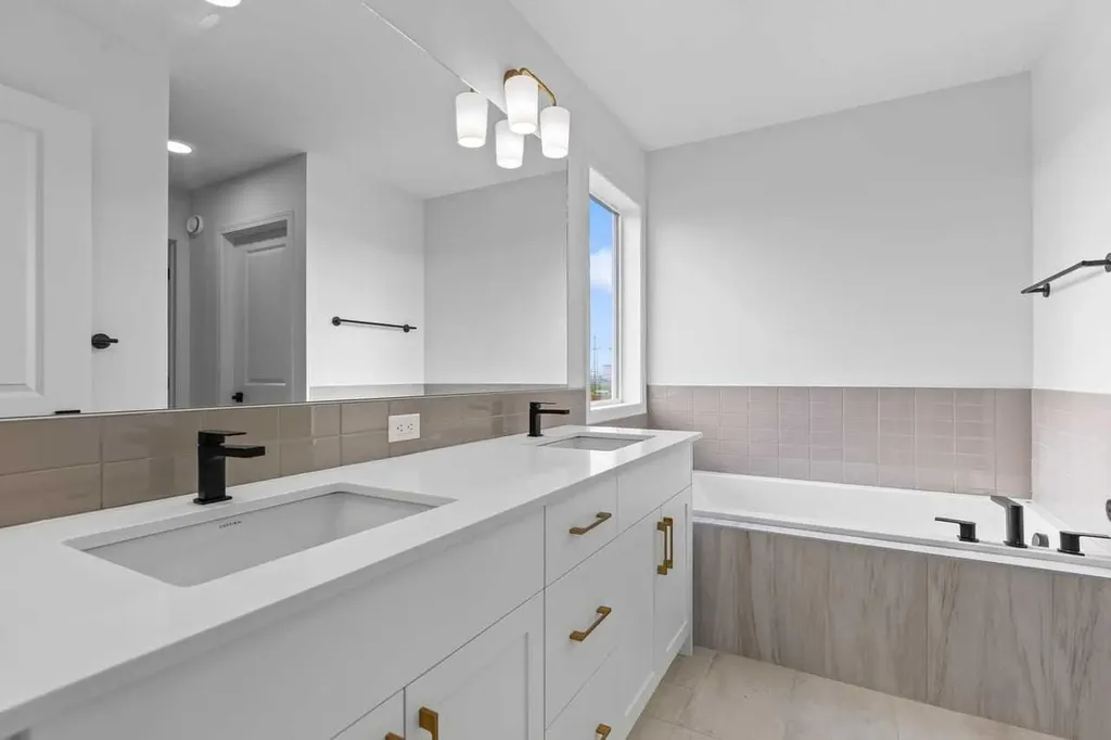 138 Corner Glen Square NE Calgary AB T3N 2S2