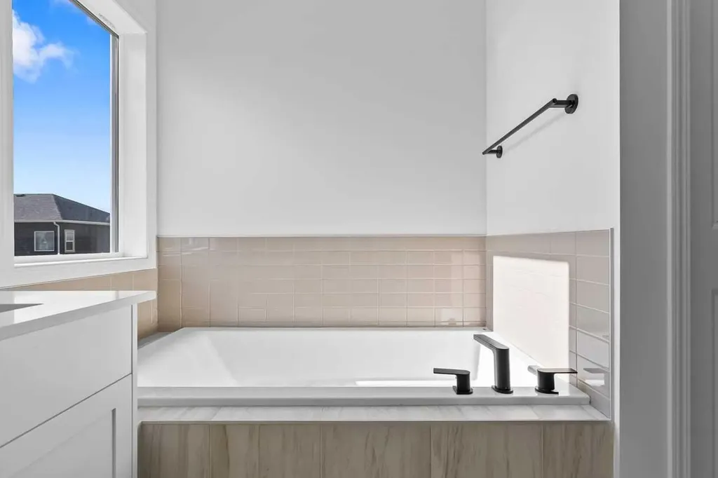 138 Corner Glen Square NE Calgary AB T3N 2S2
