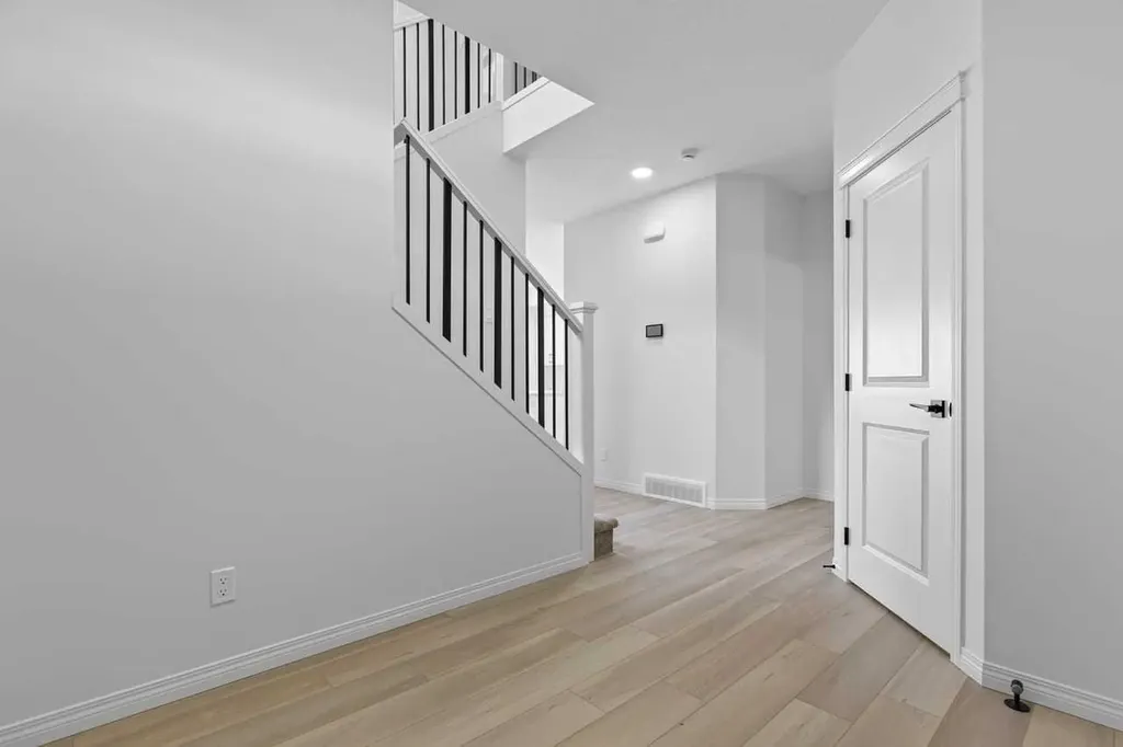 138 Corner Glen Square NE Calgary AB T3N 2S2