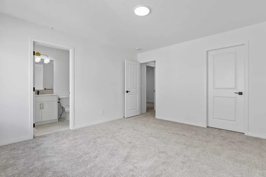 138 Corner Glen Square NE Calgary AB T3N 2S2