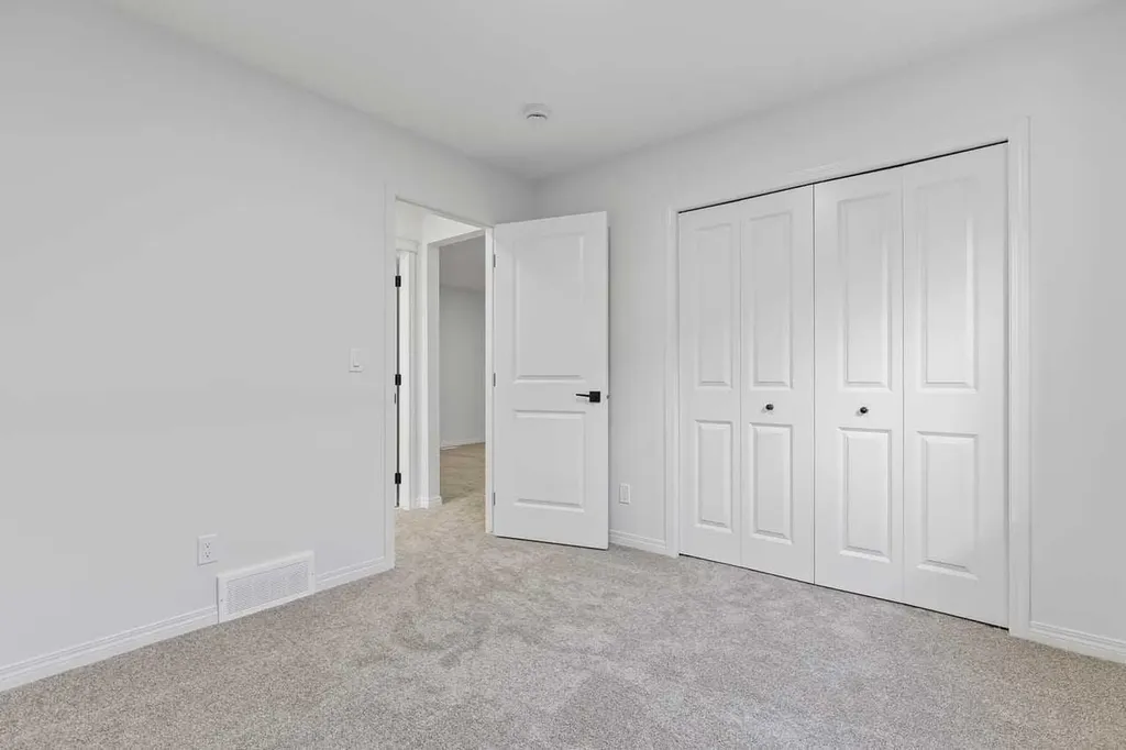 138 Corner Glen Square NE Calgary AB T3N 2S2