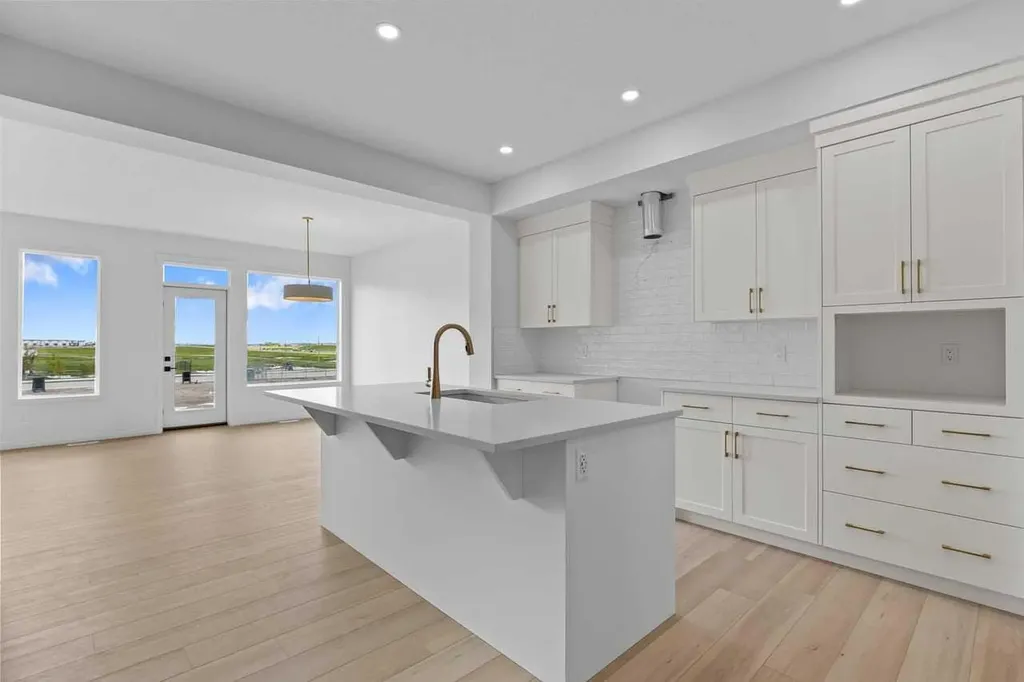 138 Corner Glen Square NE Calgary AB T3N 2S2