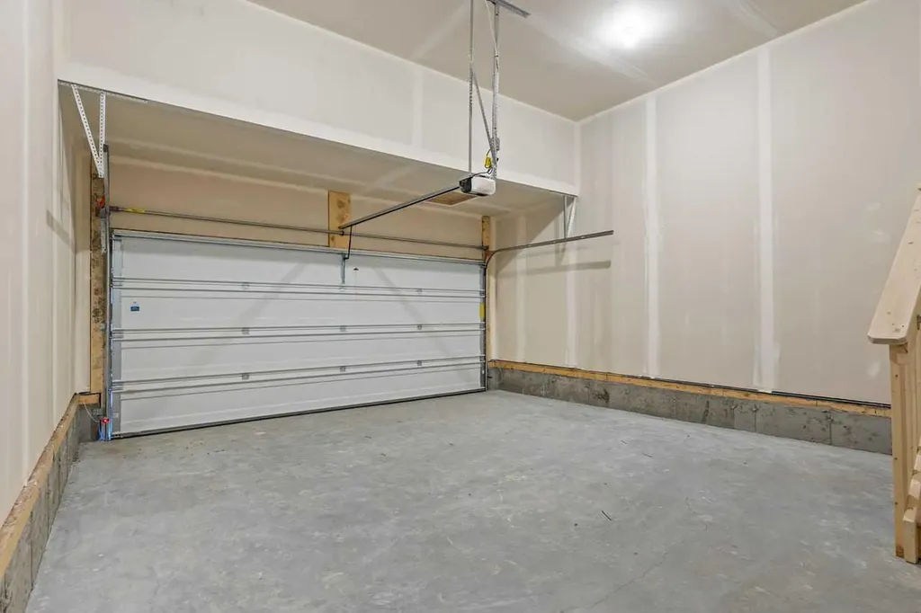 138 Corner Glen Square NE Calgary AB T3N 2S2