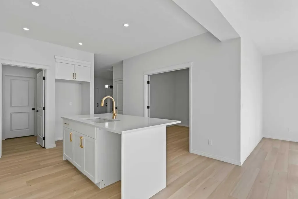 138 Corner Glen Square NE Calgary AB T3N 2S2
